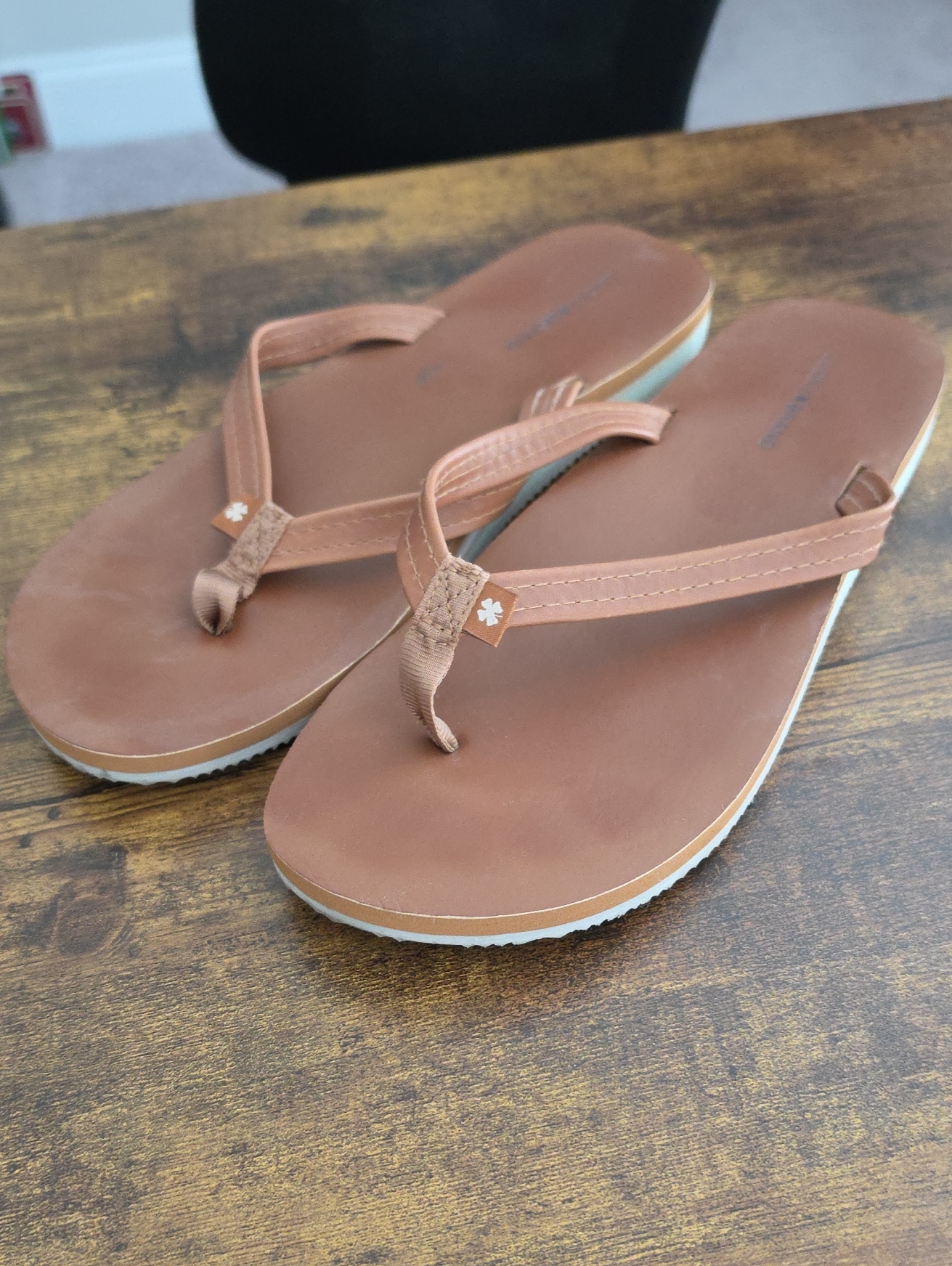 Womens Lucky Brand Brown Flip Flop Sandals  Classic Casual